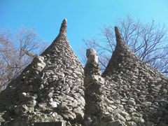 馬耳山の石の塔